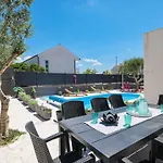 Wohnung A2 Direkt Am By Interhome Apartman Ljubac (Zadar)